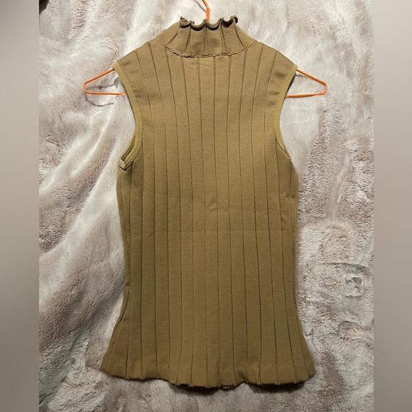 BUCKLE turtleneck tank - Picture 2 of 2